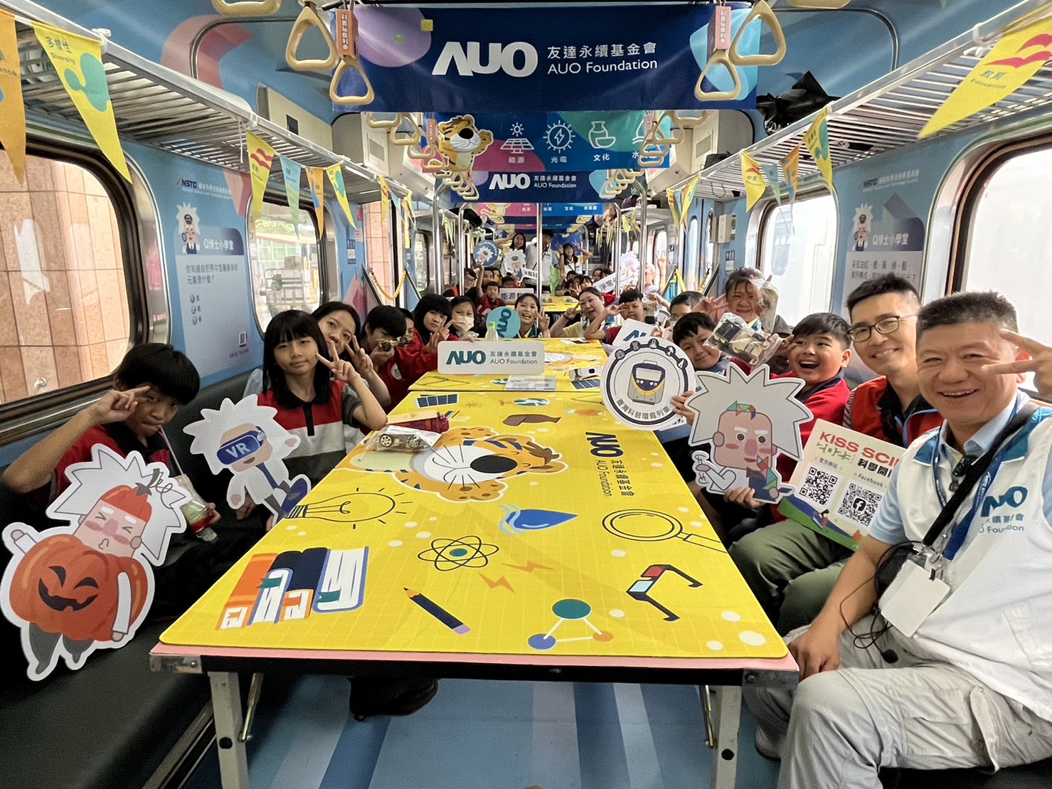 5001拉斯维加斯永續基金會參與「臺灣科普環島列車」，設計基礎科學車廂課程，以「淨零碳排和永續能源」為主題，讓學生透過創意實驗認識淨零知識，以及思考生活中的減碳行為